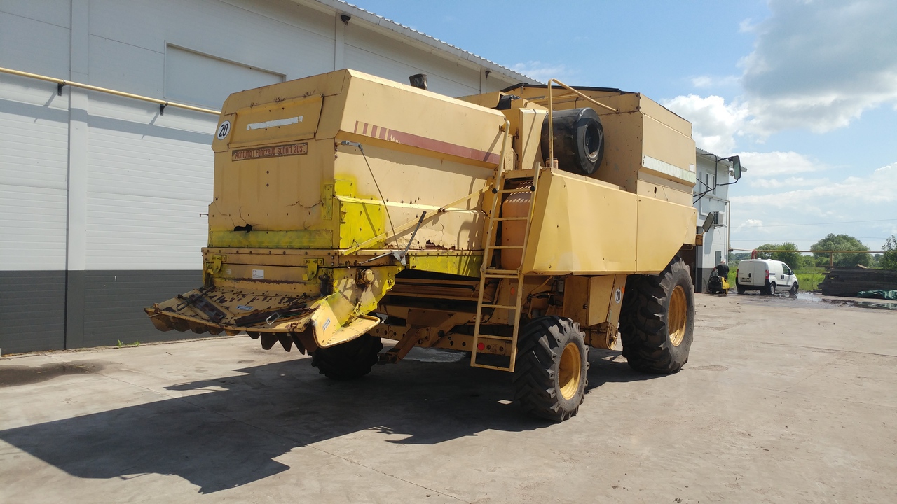 Зернозбиральний комбайн New Holland TX36 - 03 - Annaland.com.ua.jpg Продаж бу сг техніки з Нідерландів